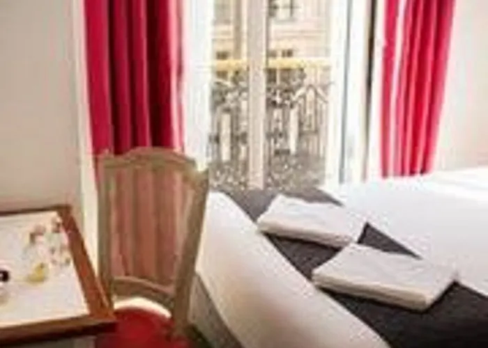 France Louvre 3* Paris