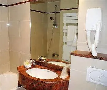 France Louvre Hotel Paris