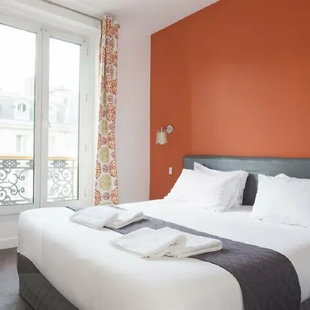France Louvre Szálloda 3*