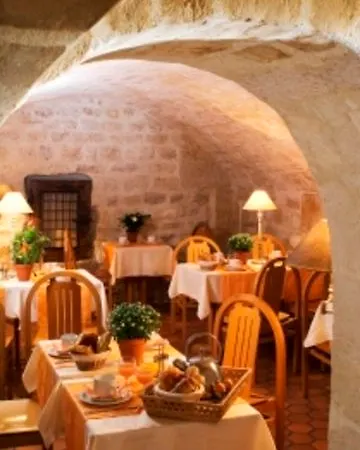 France Louvre מלון